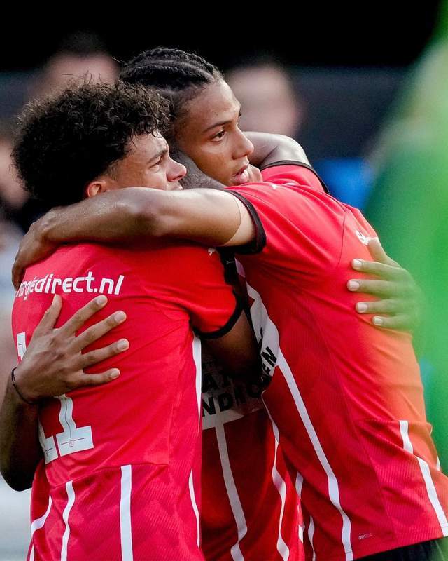 格策赛后接受采访，表态将全力以赴为球队拼搏的简单介绍