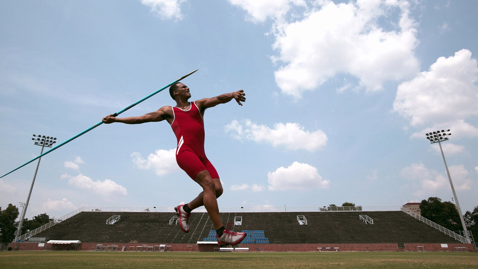 浓眉哥与30激战德国队分钟，重返赛场胜负难料！Rookie焦点对战赛场气氛高涨